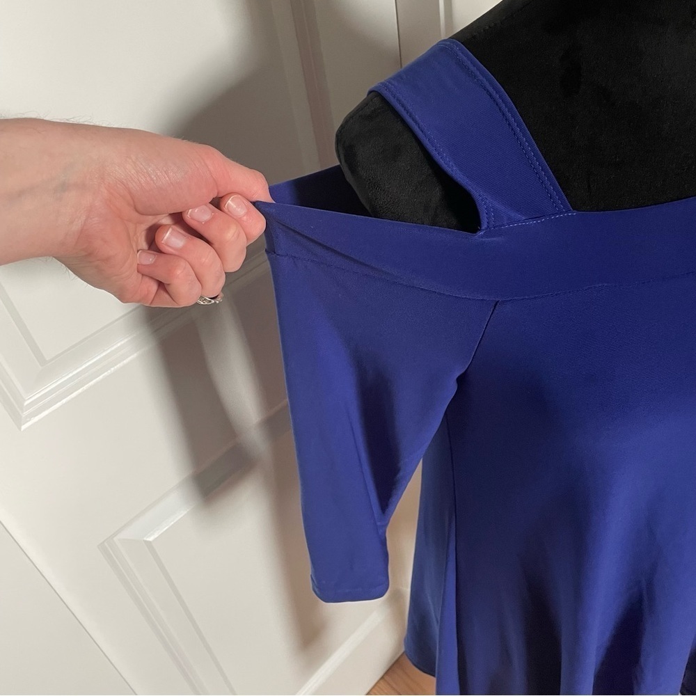 Clara Sun Woo Dark Blue Cold Shoulder 3/4 Sleeve Elastic Tunic Top EUC Size XS - Picture 6 of 9